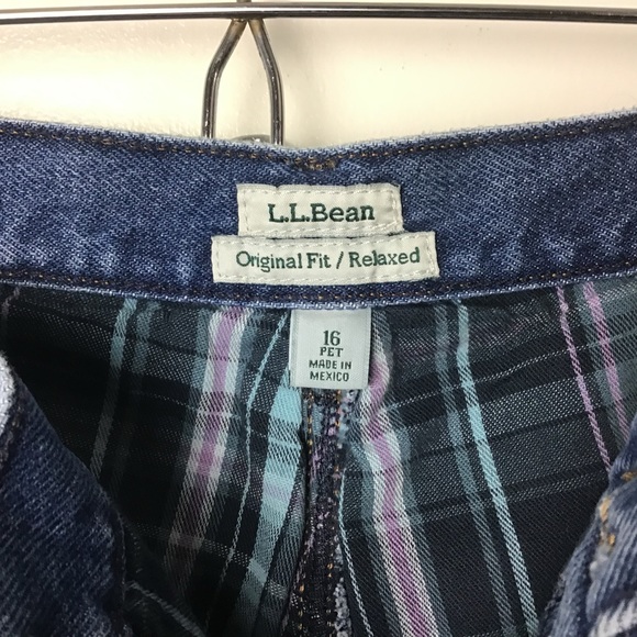L.L. Bean flannel lined original fit relaxed jeans. 16P - Picture 2 of 3